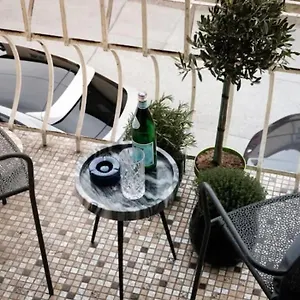 Apartment Grosszuegiges, Charmantes In By Fiorentino